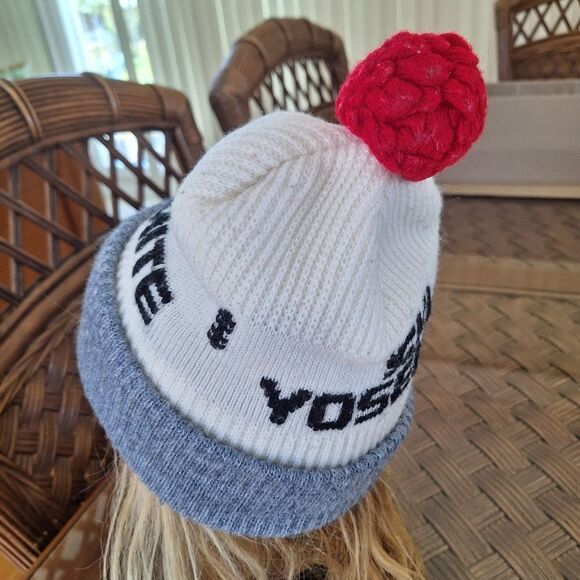 Vintage YOSEMITE Ski Beanie Red Pom Badger Pass California - Picture 15 of 16